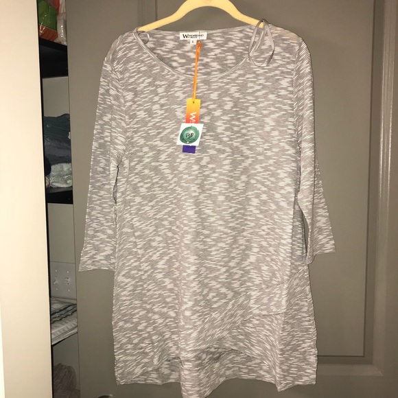 ✨FINAL SALE✨ONE SMALL LEFT! Gray and white tunic - Picture 5 of 6